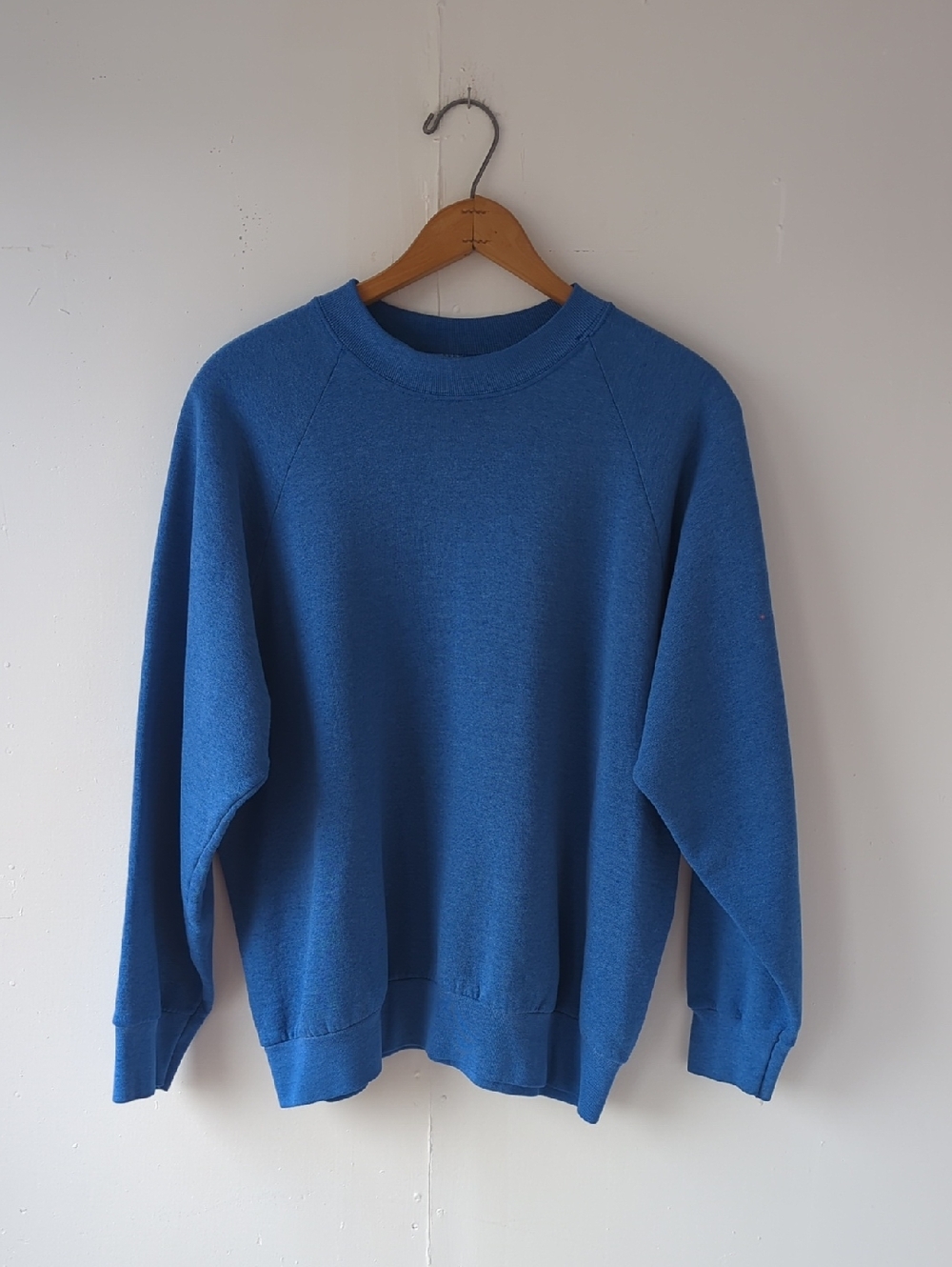 Vintage Fruit of the Loom Blank Blue Raglan Crewneck Sweatshirt Made in USA - L